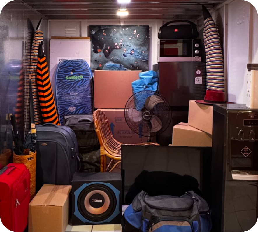 picture of storage unit showing customer's belongings